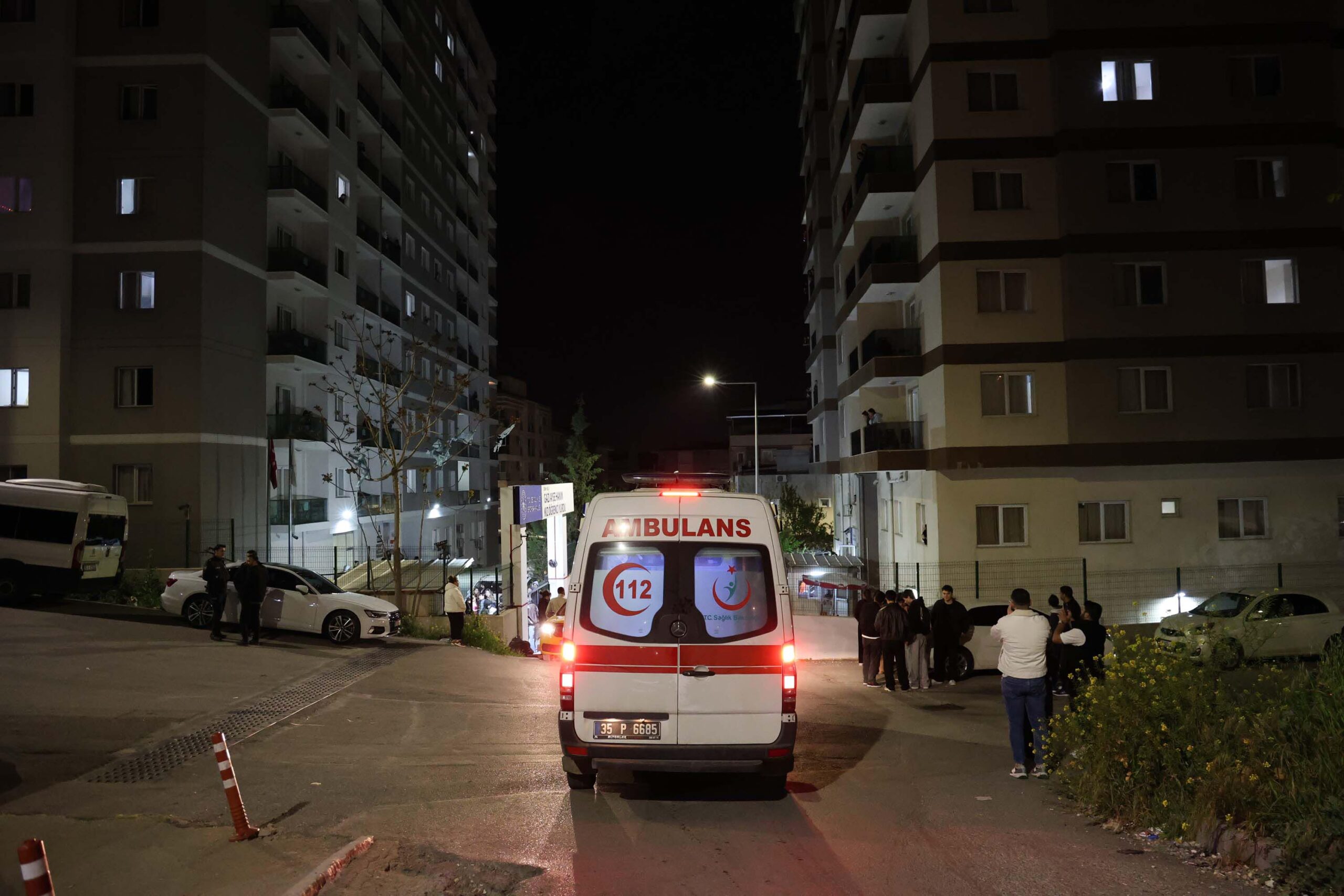 İzmir’in Buca ilçesinde bulunan bir kız öğrenci yurdunda akşam yemeğinin