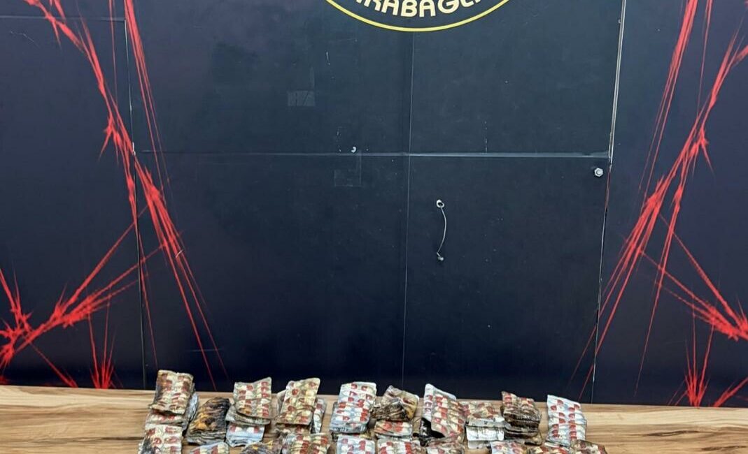 İzmir’in Karabağlar ilçesinde, silahlı baskın ihbarı üzerine gidilen ve yangın