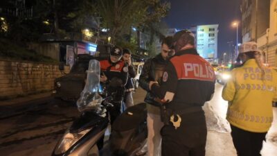 İstanbul genelinde polis ekipleri tarafından eş zamanlı olarak helikopter destekli