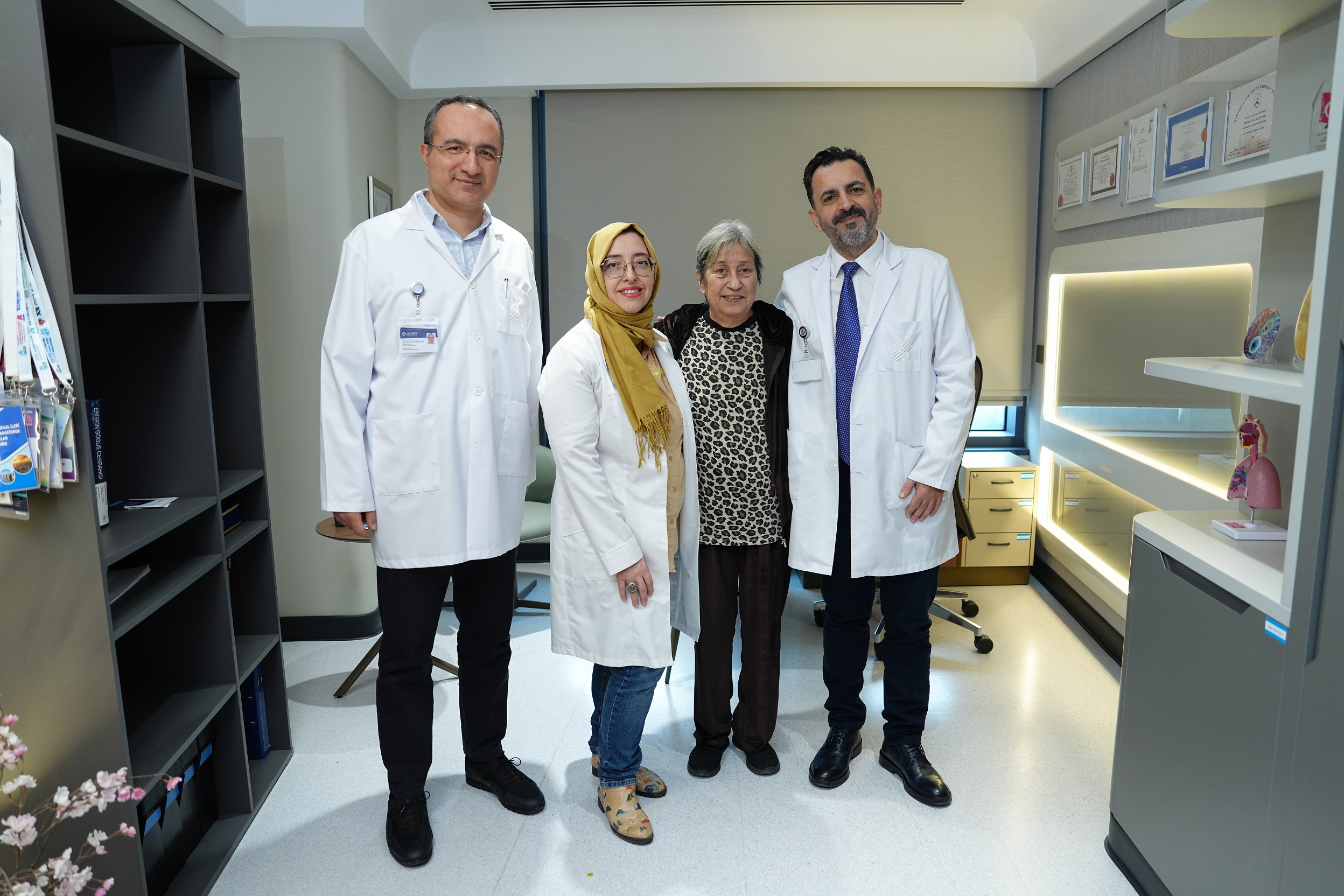 Ağzından kan gelmesi şikayetiyle hastaneye başvuran 76 yaşındaki Gülin Gökçen,