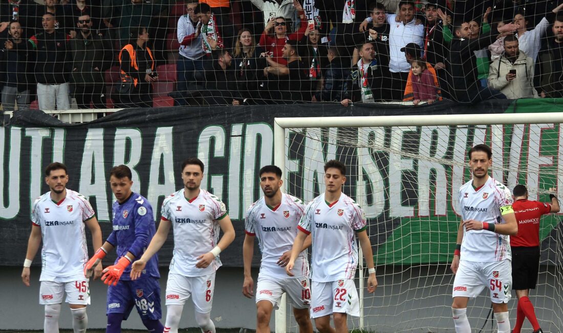 TFF 3’üncü Lig 4’üncü Grup’ta Play-Off mücadelesine hazırlanan Karşıyaka’da yönetim,