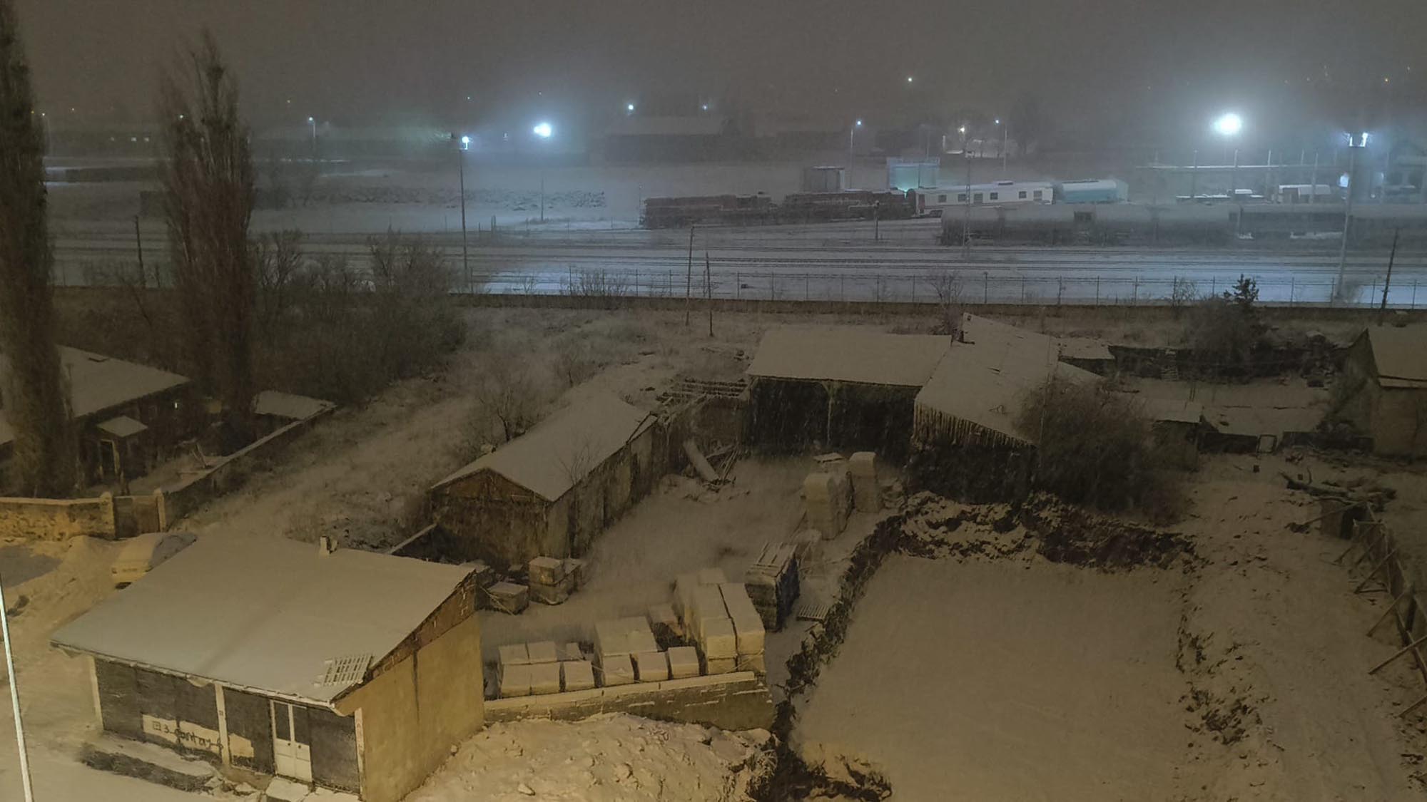 Kars’ta dün sabah saatlerinden itibaren etkili olan sağanak yağış, gece