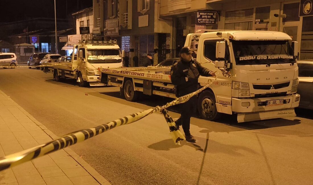 Kars’ta park halindeki iki adet oto kurtarma aracına (çekici), kimliği