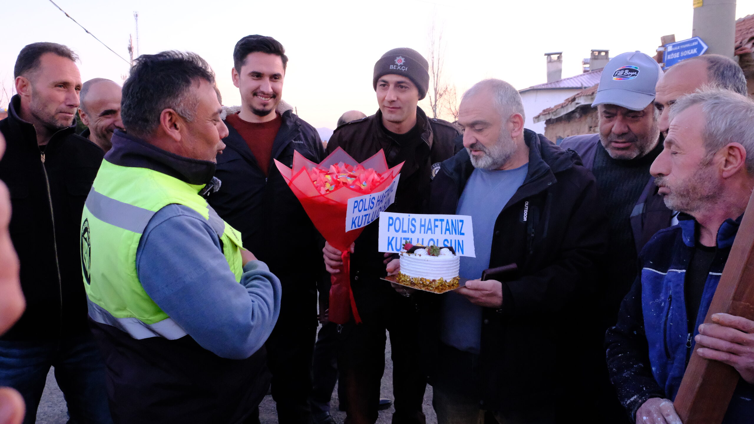 Sivas’ın Şarkışla ilçesinde kavga ihbarı üzerine olay yerine giden polis
