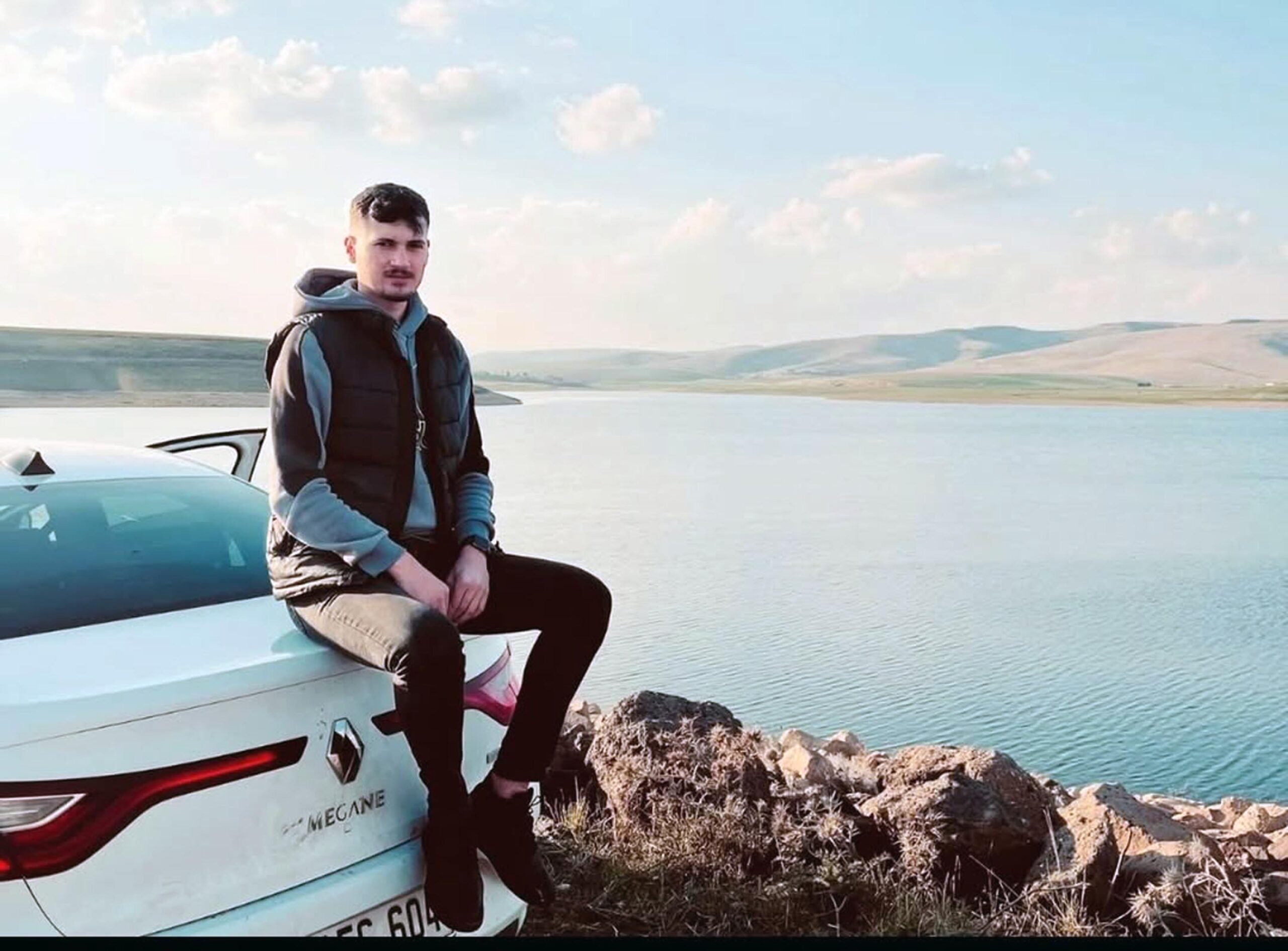 MARDİN – Derik ilçesinde 18 Aralık 2024 tarihinde otomobiliyle temizlik