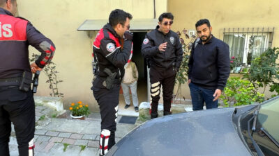 İstanbul Avcılar’da, borçları nedeniyle iki dairesi icra yoluyla satılan ev