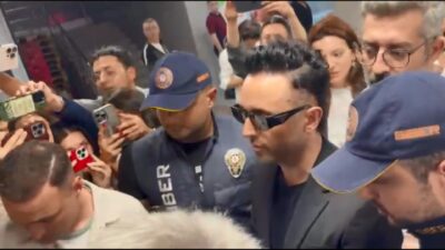 ‘Perperişan’ isimli şarkısının sözlerinde müstehcen betimlemeler yer aldığı ve bu