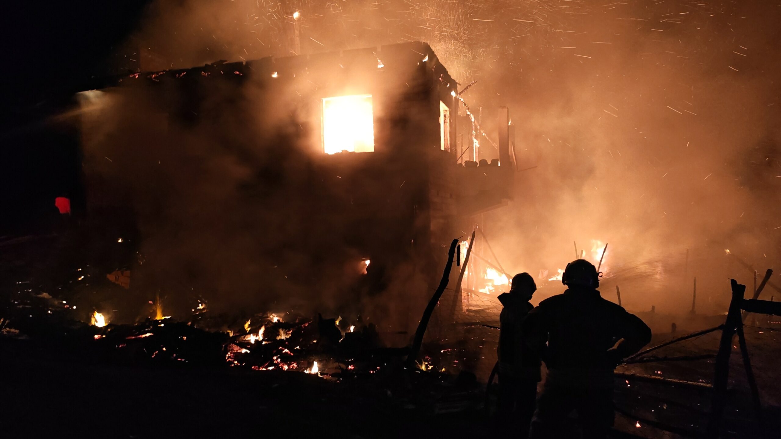 MANİSA – Manisa’nın Demirci ilçesinde iki katlı müstakil bir evde