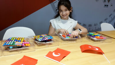 Trabzon’da yaşayan 10 yaşındaki 4’üncü sınıf öğrencisi Lina Saka, dünya