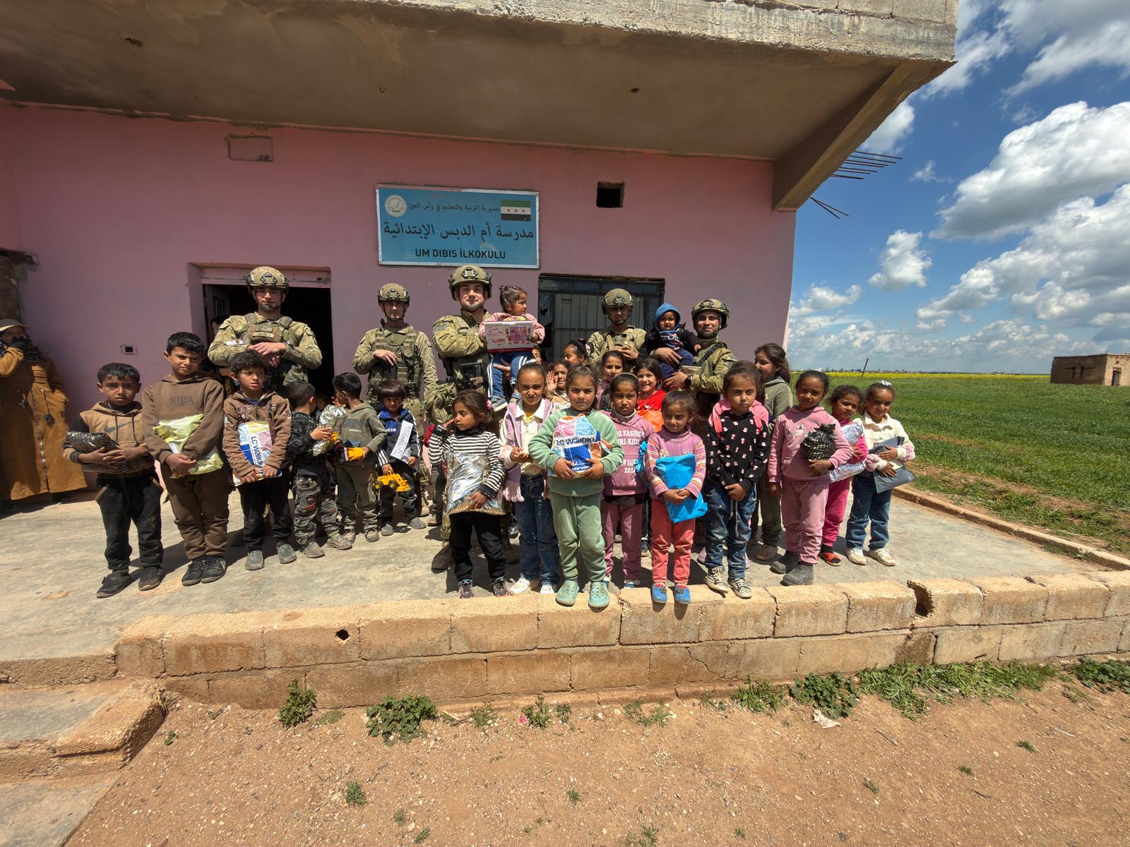 İstanbul Tersanesi Komutanlığı ve bünyesindeki Minik Tayfalar Anaokulu öğrencileri, hazırladıkları