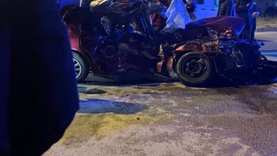 Mersin’in Silifke ilçesinde minibüs ile otomobilin kavşakta çarpışması sonucu meydana