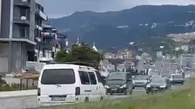 Antalya’nın Alanya ilçesinde çevre yolunda minibüsüyle ters yönde seyrederek trafiği