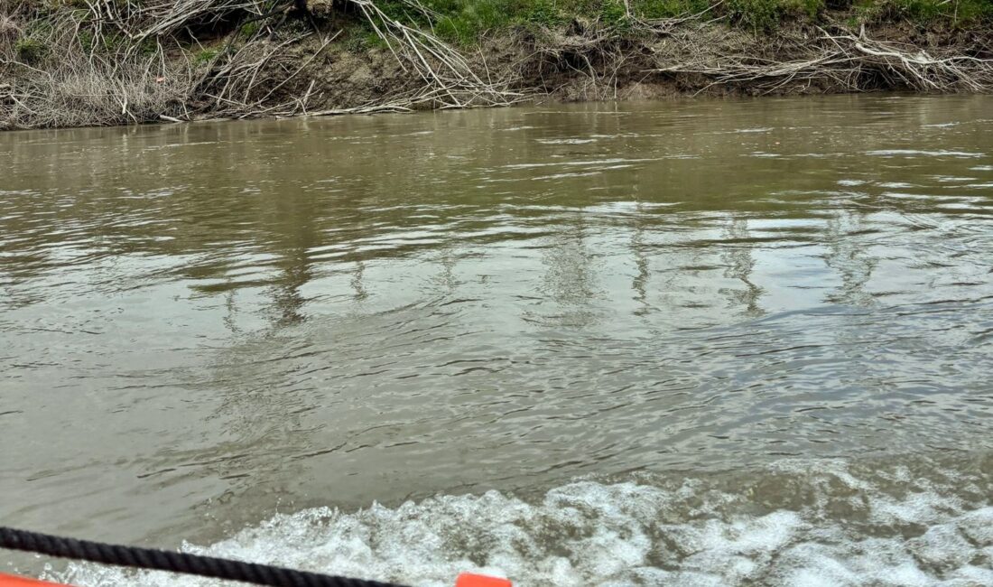 SAKARYA – Erenler ilçesinde Sakarya Nehri’ne düşerek akıntıya kapılan 10