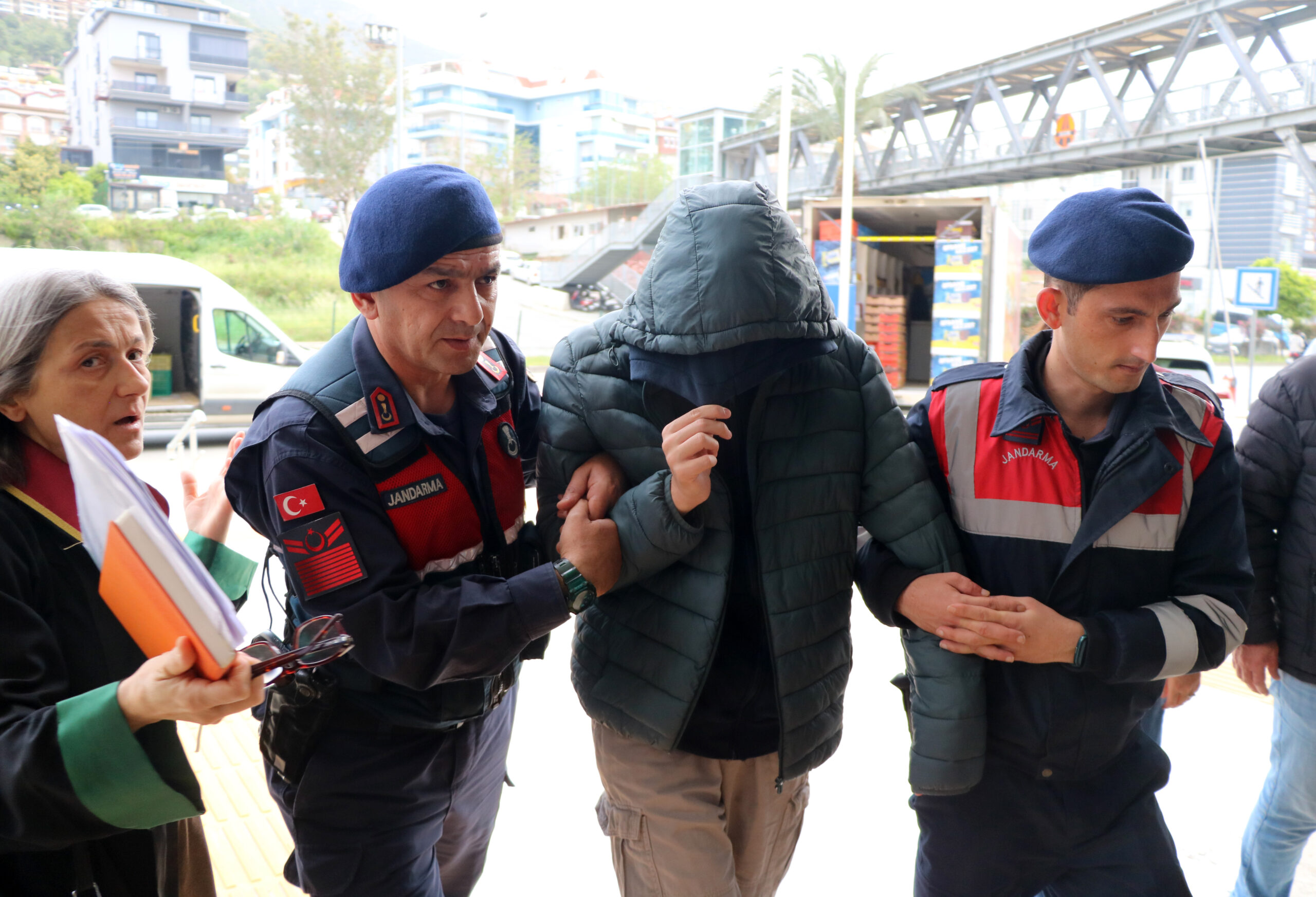 Antalya’nın Alanya ilçesinde, Şanlıurfa ve Kahramanmaraş’ta meydana gelen okul saldırılarına