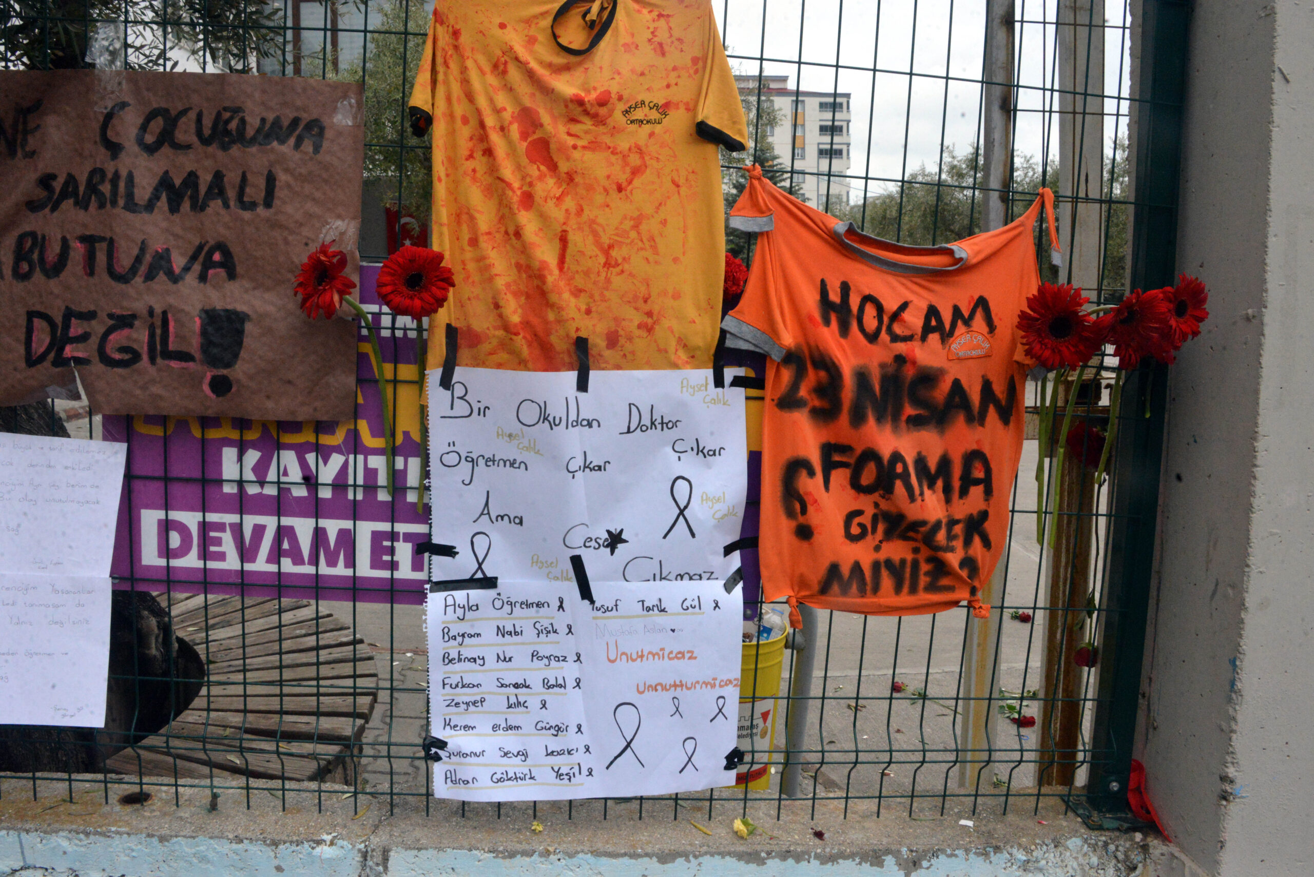 Kahramanmaraş’ta babasına ait 5 silahla Ayser Çalık Ortaokulu’nu basarak 8