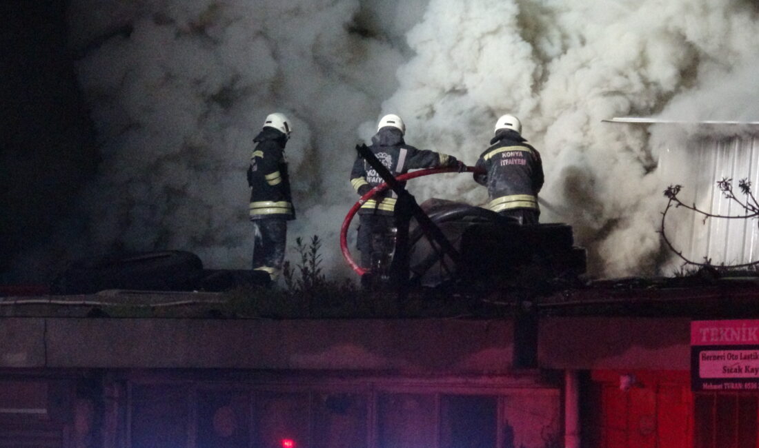 Konya’nın Selçuklu ilçesinde bir oto elektrikçi dükkanında çıkan yangın korku