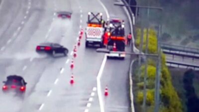 Sakarya’nın Akyazı ilçesinde, Kuzey Marmara Otoyolu geçişinde kontrolden çıkan bir