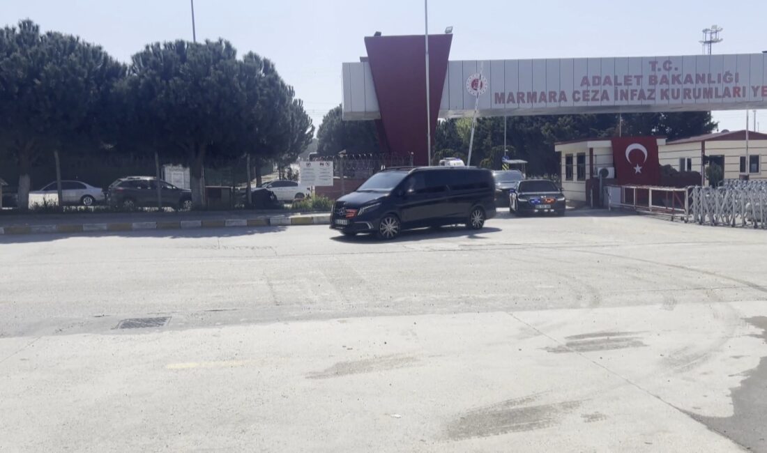 Cumhuriyet Halk Partisi (CHP) Genel Başkanı Özgür Özel, İstanbul Büyükşehir