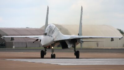 Rusya Savunma Bakanlığı, Kırım semalarında eğitim uçuşu gerçekleştiren “Su-30” tipi