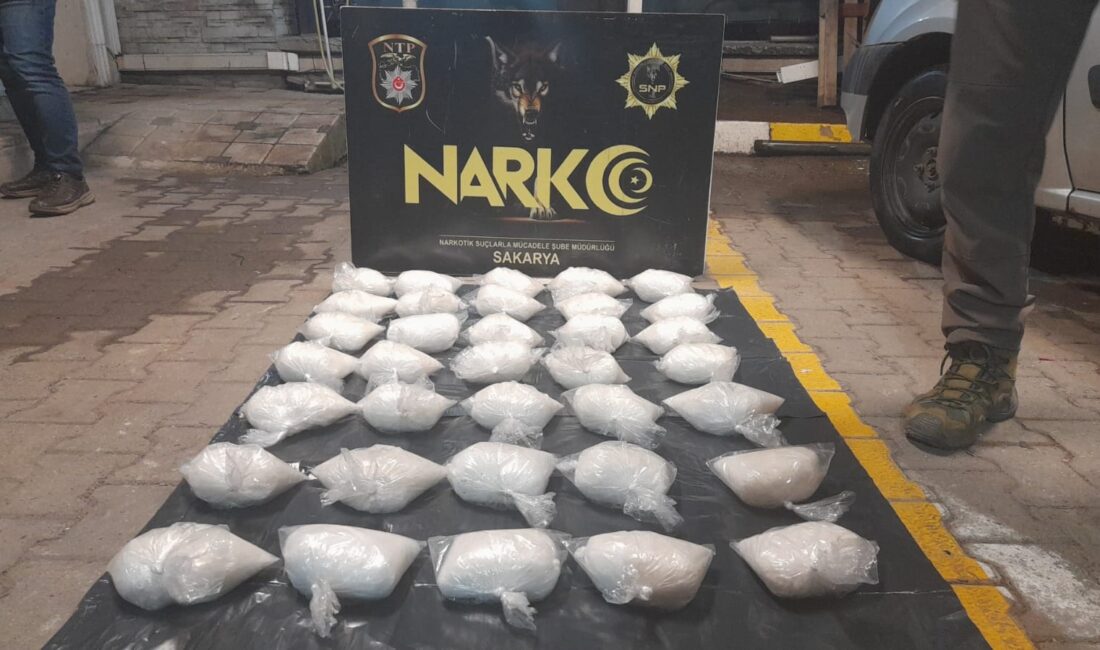 Sakarya’da narkotik ekiplerince düzenlenen operasyonda, İstanbul’a sevkiyatı planlanan 17,5 kilogram