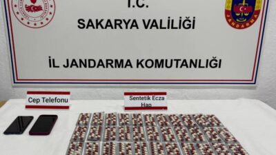 Sakarya’nın üç farklı ilçesinde jandarma ekipleri tarafından düzenlenen uyuşturucu operasyonunda
