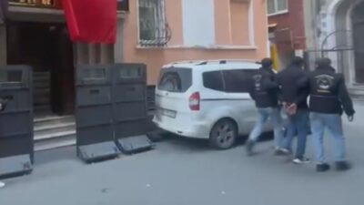 Şişli’de bir iş yerinde masanın üzerinde duran cep telefonunu çalan