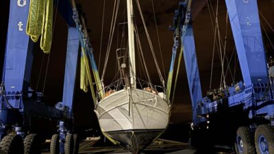 Muğla’nın Bodrum ilçesinde, içerisinde 3 kişinin bulunduğu ve su almaya