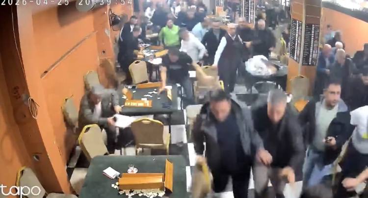 İSTANBUL – Sultangazi’de bir araçtan yükselen aşırı yüksek sesli müzik,