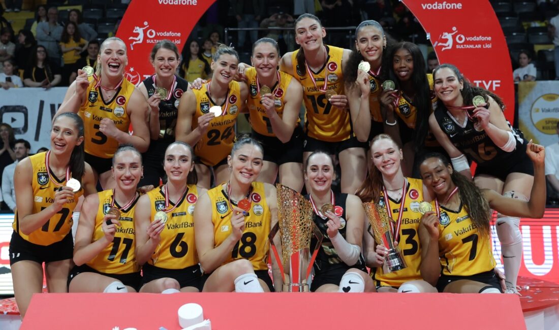 Vodafone Sultanlar Ligi final serisi beşinci ve son maçında VakıfBank,
