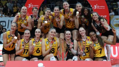 Vodafone Sultanlar Ligi final serisi beşinci ve son maçında VakıfBank,