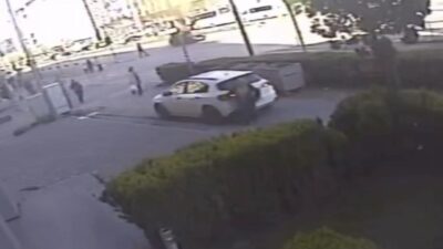 Eskişehir’in Odunpazarı ilçesinde geri manevra yapan bir otomobilin çarparak altına