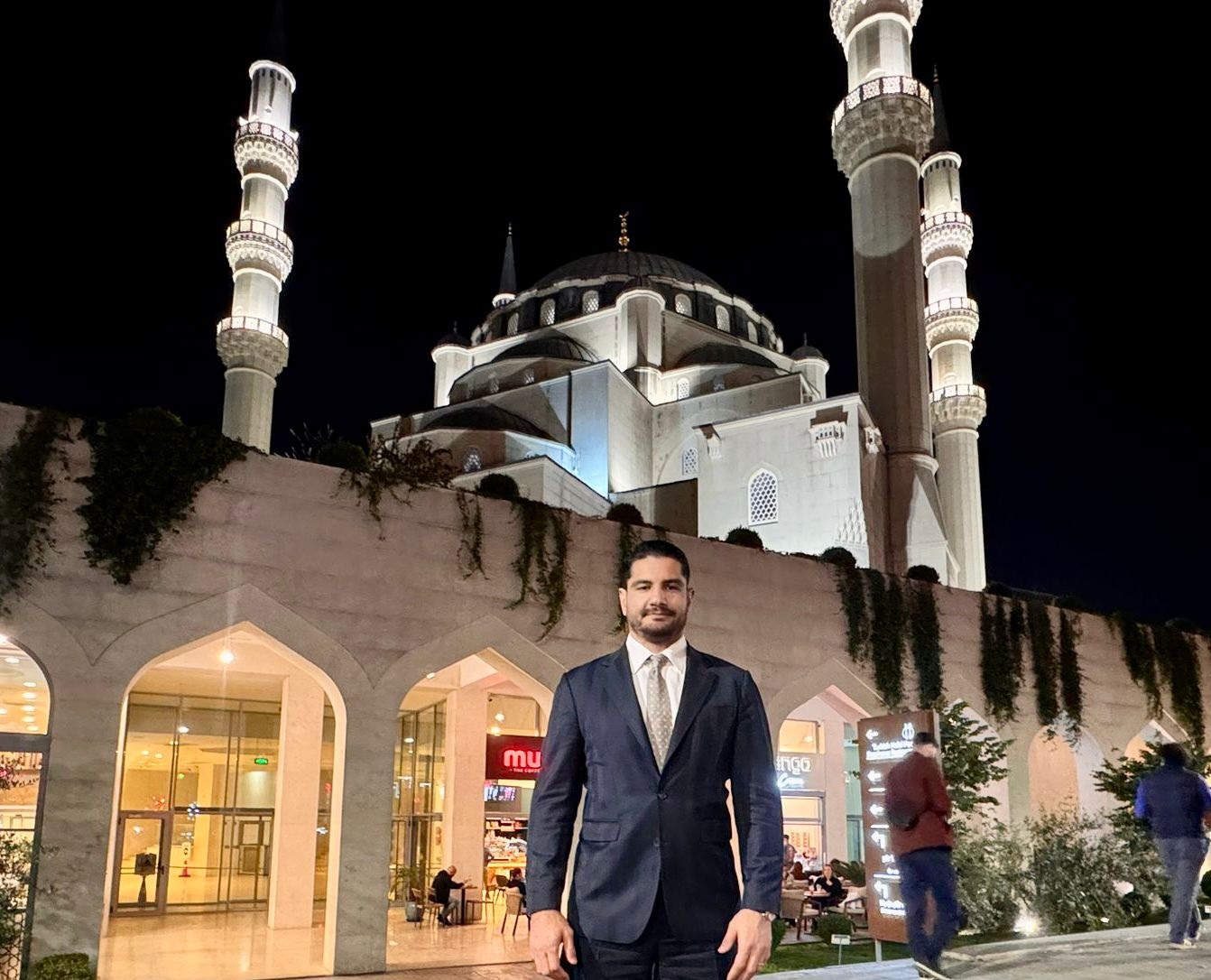 Türkiye Güreş Federasyonu (TGF) Başkanı Taha Akgül, Arnavutluk’un başkenti Tiran’da