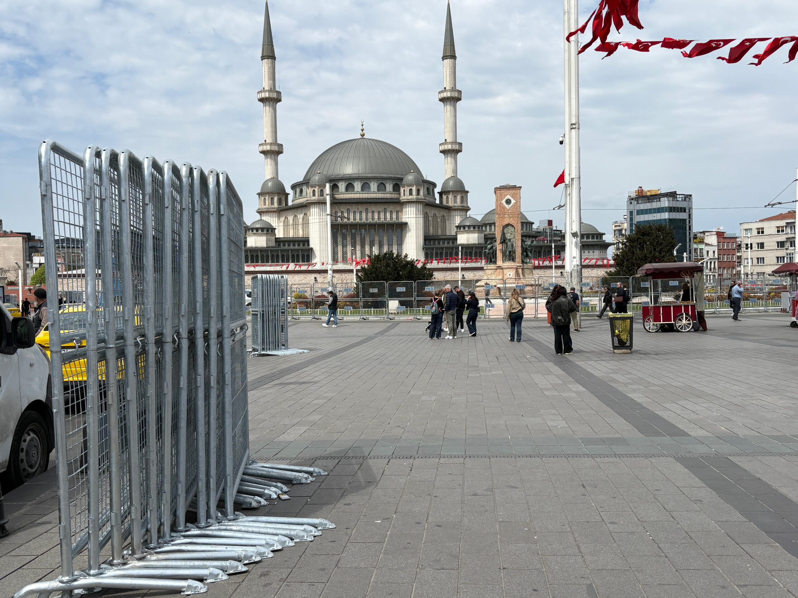 1 Mayıs Emek ve Dayanışma Günü öncesinde Taksim Meydanı ve