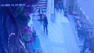 Bursa’nın Osmangazi ilçesinde, kendilerini polis ve savcı olarak tanıtarak yaşlı