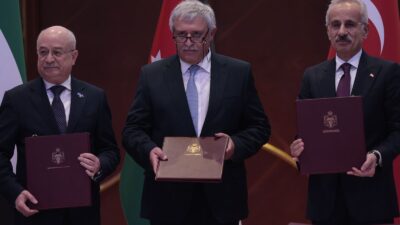 Ulaştırma ve Altyapı Bakanı Abdulkadir Uraloğlu, Ürdün’de gerçekleştirilen üçlü zirvede