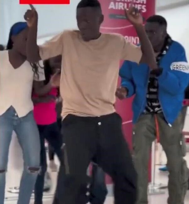 İSTANBUL – Sosyal medyada milyonlarca takipçisi bulunan Ugandalı ünlü dans