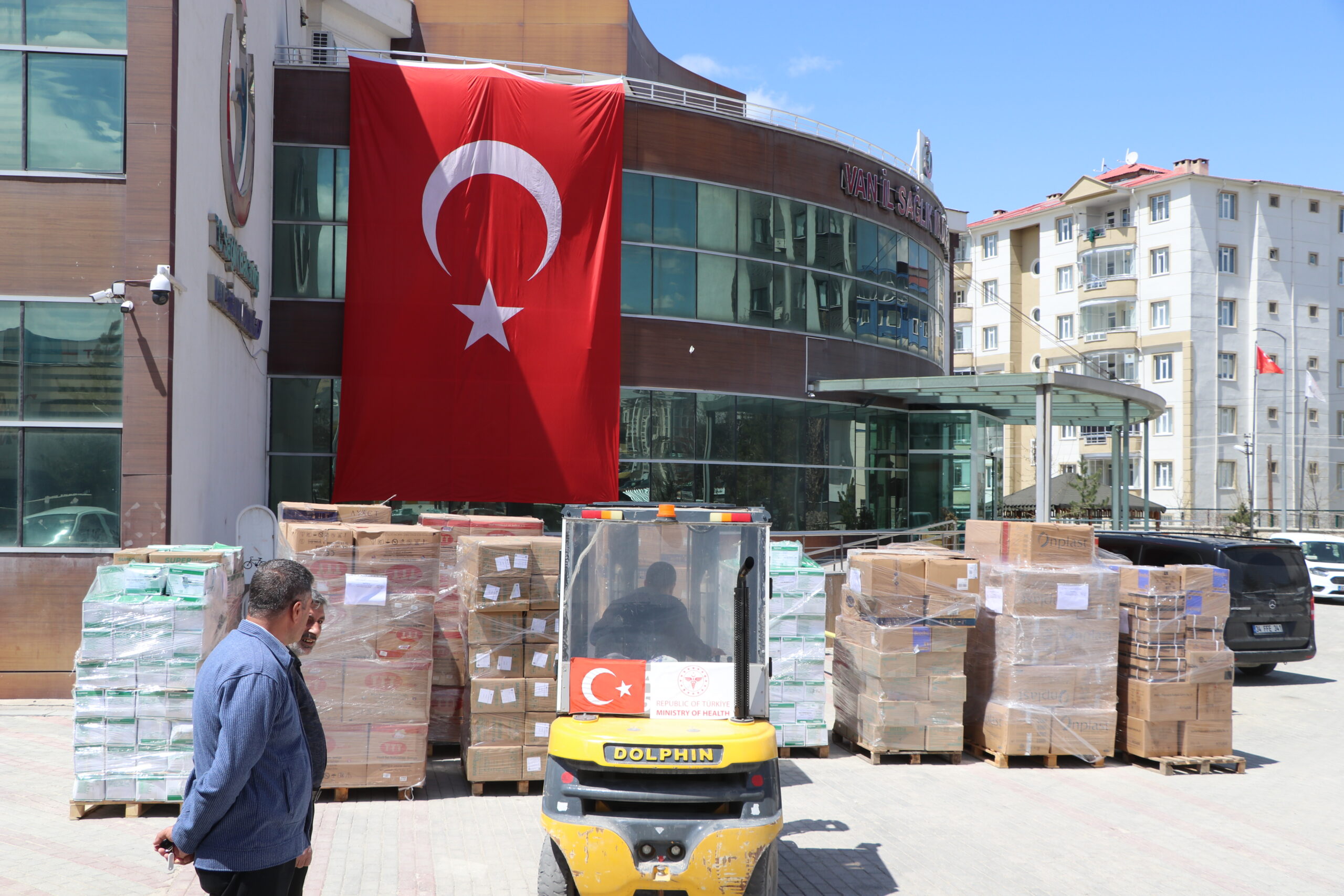 Van’da, komşu ülke İran’a ulaştırılmak üzere hazırlanan ve içerisinde geniş