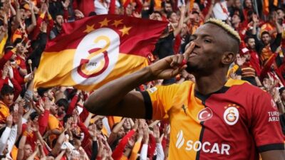 Galatasaraylı Yıldız Osimhen Derbi Öncesi Kararlılığını Bildirdi Sakatlığı nedeniyle bir