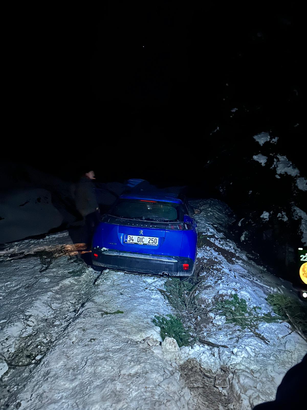 Bolu’da bin 700 rakımlı yaylaya tatil için çıkan bir grup,