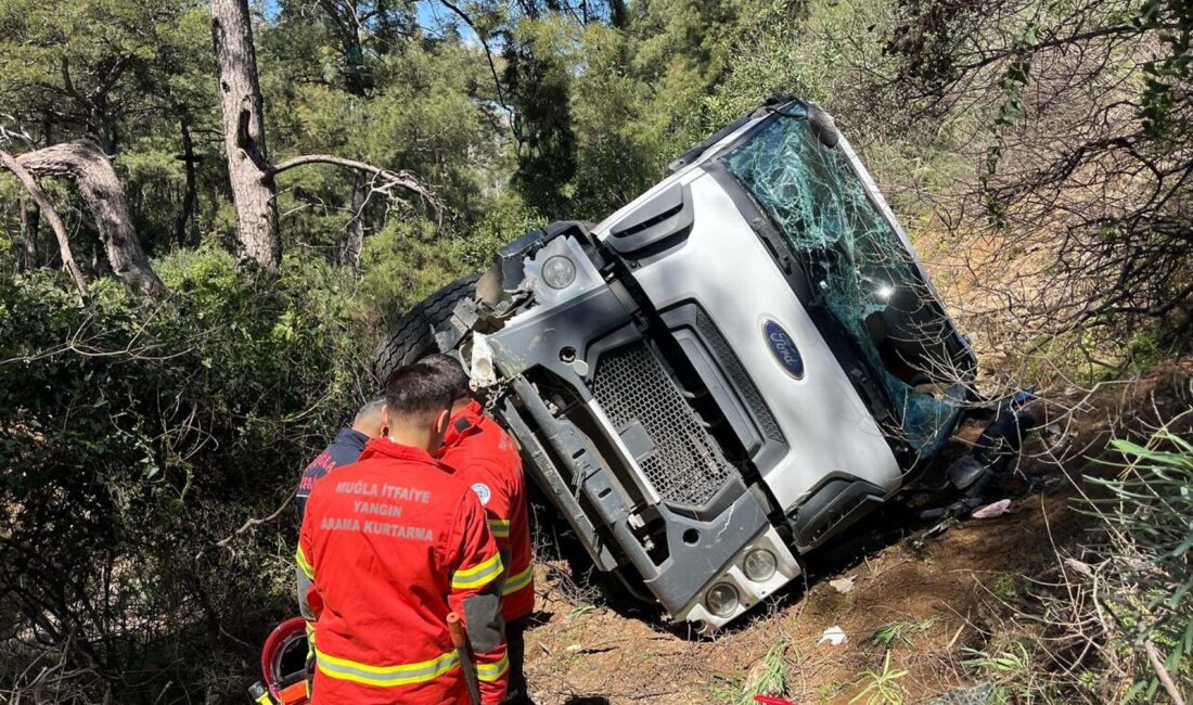 Muğla’nın Fethiye ilçesinde rampa çıktığı sırada kontrolden çıkarak yaklaşık 15