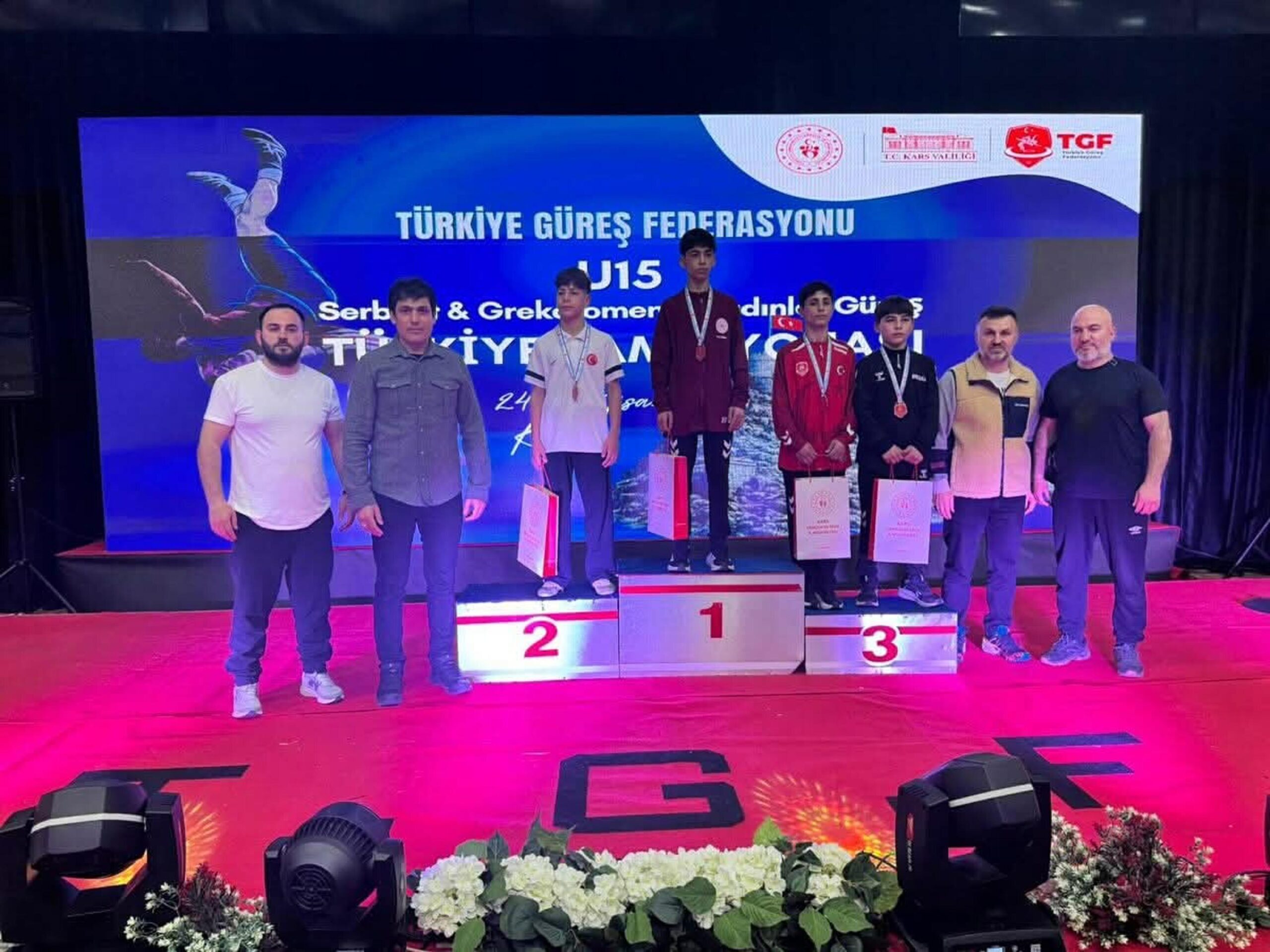 MANİSA – Yunusemre Belediyespor’un genç sporcusu Hakim Beytullah Kalay, Kars’ta