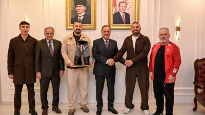 Yalova Valiliğinde Spor Ve Sivil Toplum Temsilcileri Ağırlandı Yalova Valisi