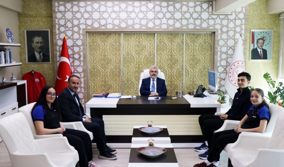 Yalova Sevim Göğez Ortaokulu Yıldız Kız Masa Tenisi Takımı, elde