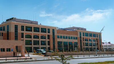 Uşak’ın Ulubey ilçesinde aile içi şiddet ihbarına giden polis ekiplerine