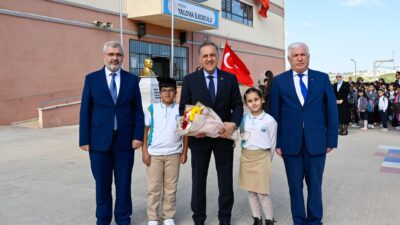 Yalova Valiliği Tarafından Başlatılan Bayrağımızı Seviyoruz Projesi Sürüyor Yalova Valisi