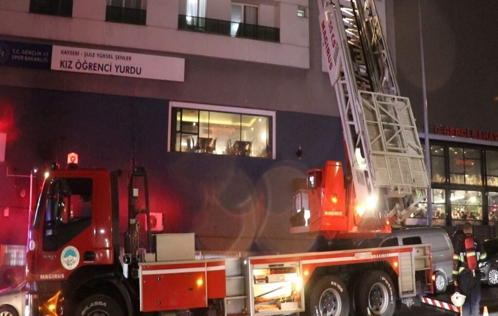 Kayseri’nin Talas ilçesinde bulunan 9 katlı bir kız öğrenci yurdunun