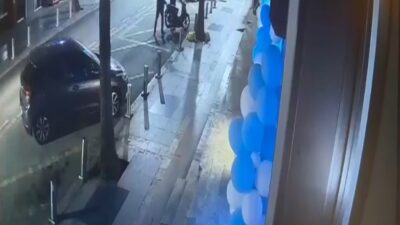Kocaeli’nin Çayırova ilçesinde bir iş yerine motosikletle gelerek silahlı saldırı