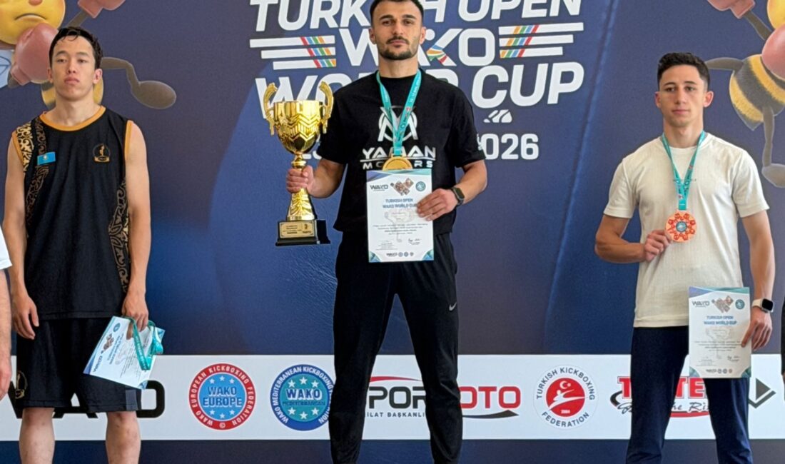 Bursa’da yaşayan Serdar Şayık (26), 15 yıl önce okulunda yapılan