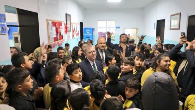 ​Kars Valisi Ziya Polat, il genelinde gerçekleştirdiği okul ziyaretleri kapsamında