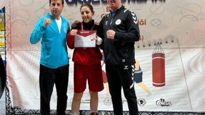 ​Karslı genç sporcu Ebrar Kavak, ringde fırtına gibi eserek göğsümüzü